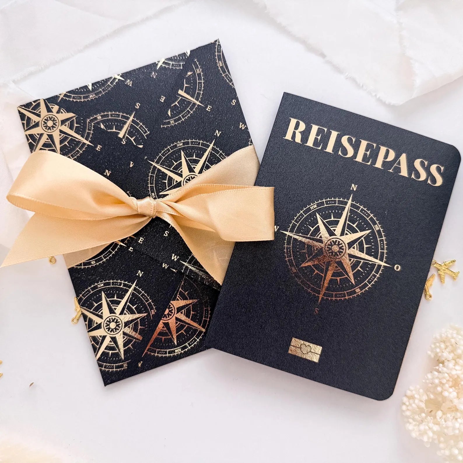 Give a holiday as a gift • Personalized passport as a travel voucher with envelope • Birthday gift • Travel voucher gift ideas • Scratch card (copy)
