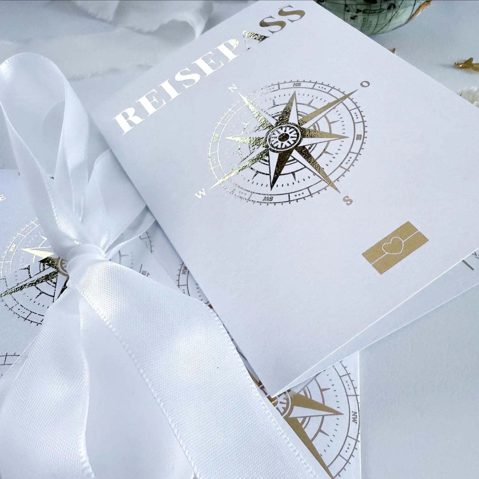 Give a holiday as a gift • Personalized passport as a travel voucher with envelope • Birthday gift • Travel voucher gift ideas • Scratch card (copy)