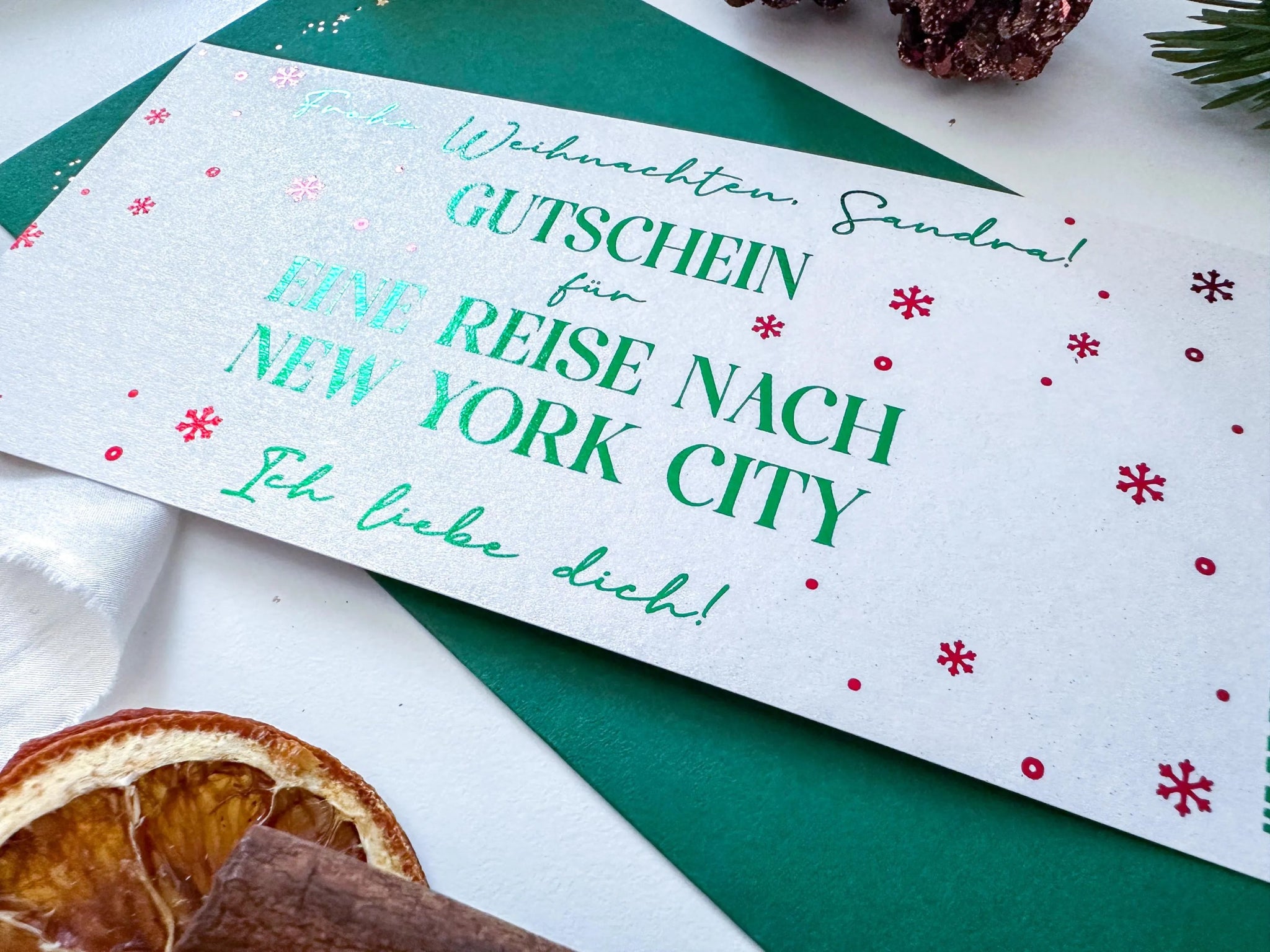 Der funkenschauer Gutschein "EINZIGARTIGE WEIHNACHTSGESCHENKE" ist eine personalisierbare, zweifarbige Rubbelkarte - perfekt als kreative Γberraschung fΓΌr eine New York Reise zu Weihnachten.