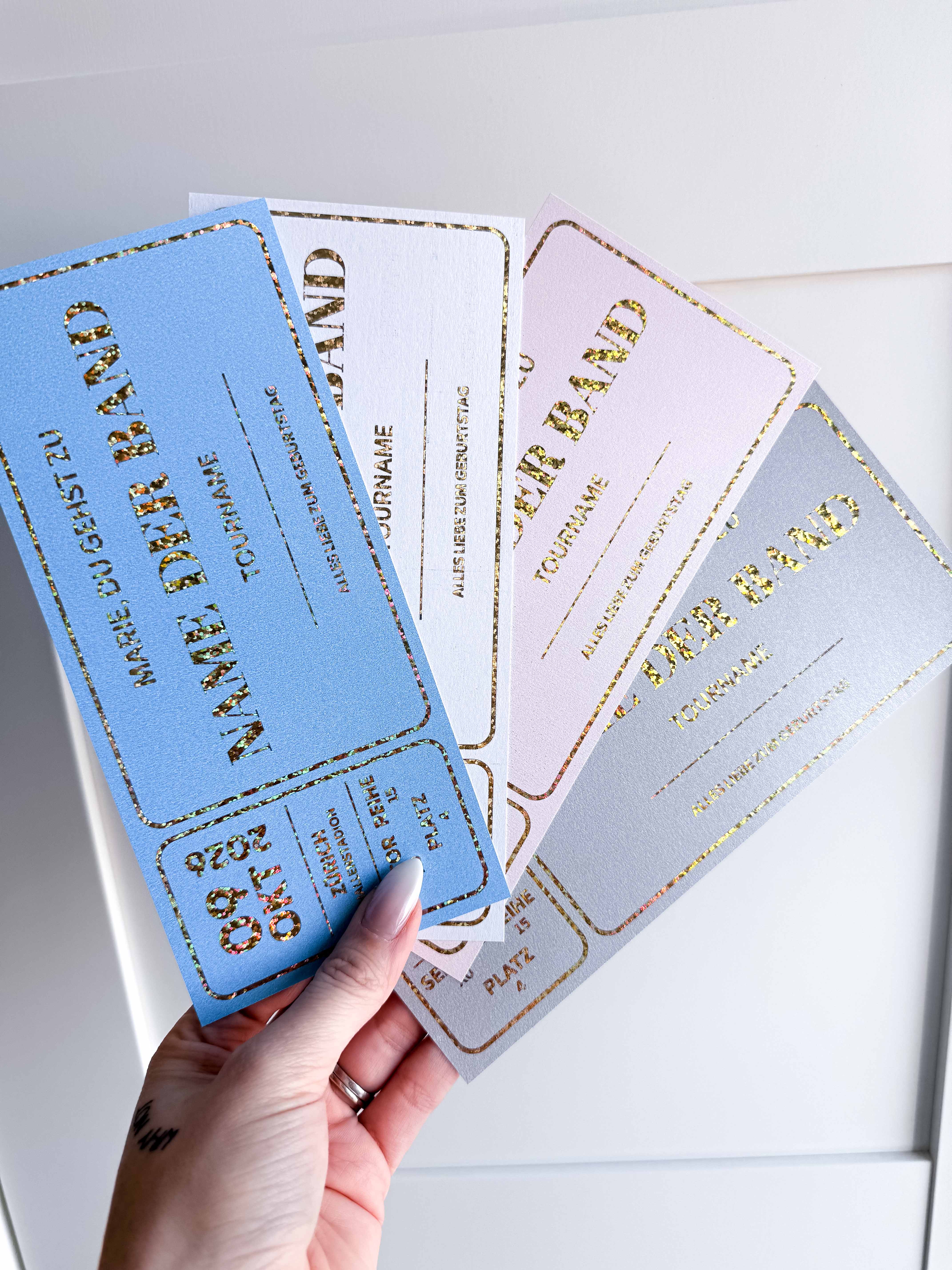 BLACK EDITION GOLD Travel Voucher Pack Your Bags Customizable | Scratch Card | Gift for Travel Enthusiasts | Surprise Trip | Boarding Pass