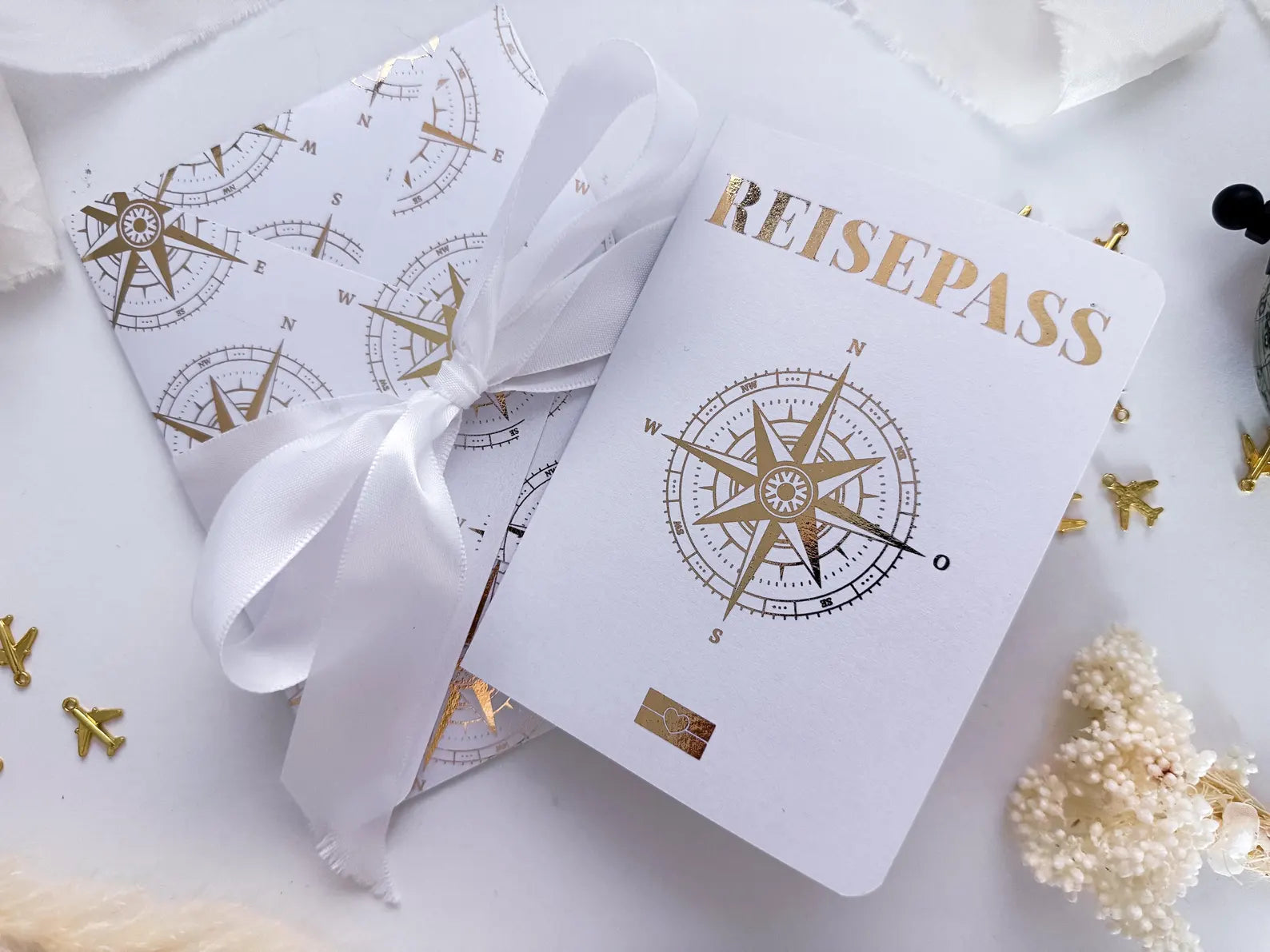 Give a holiday as a gift • Personalized passport as a travel voucher with envelope • Birthday gift • Travel voucher gift ideas • Scratch card (copy)