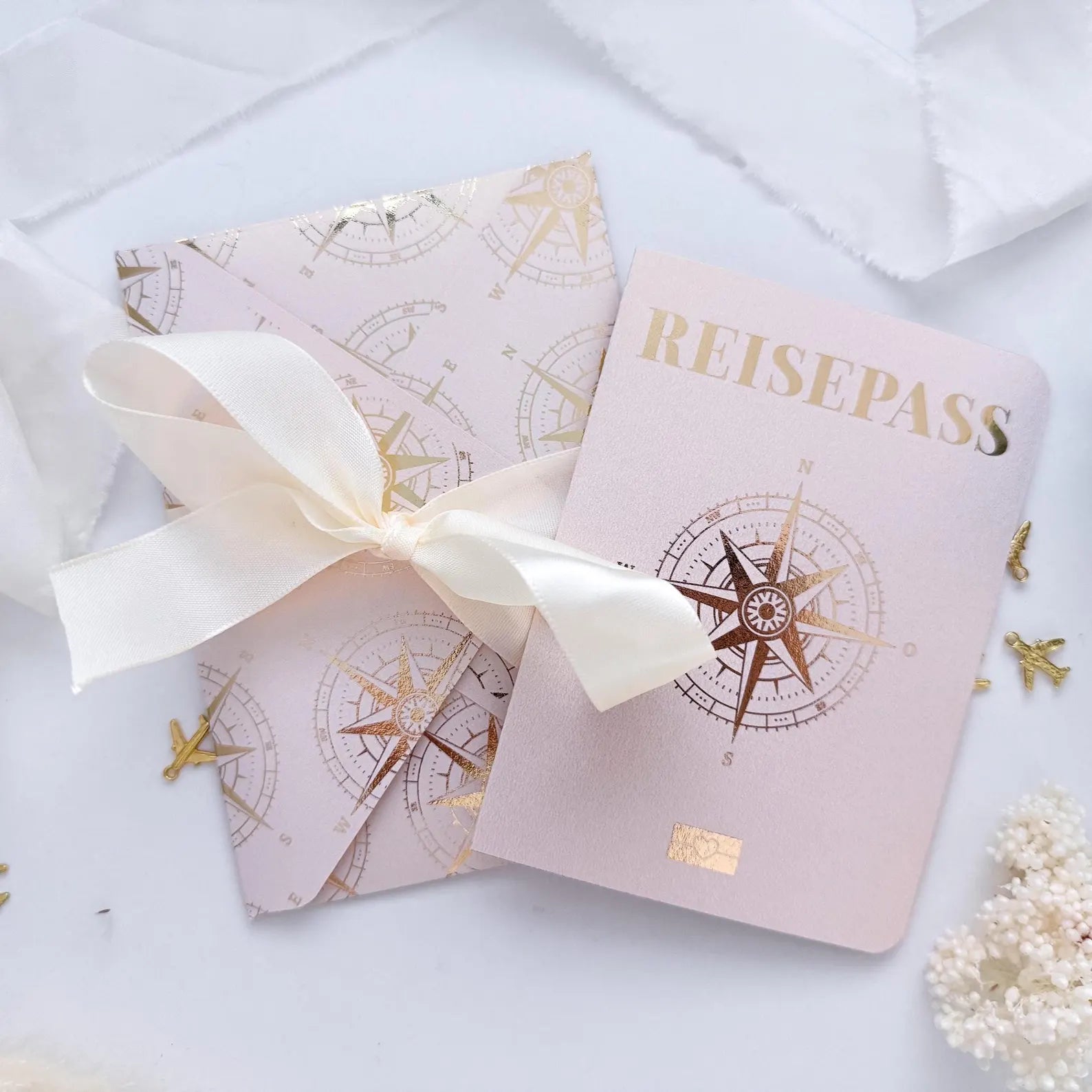 Give a holiday as a gift • Personalized passport as a travel voucher with envelope • Birthday gift • Travel voucher gift ideas • Scratch card (copy)