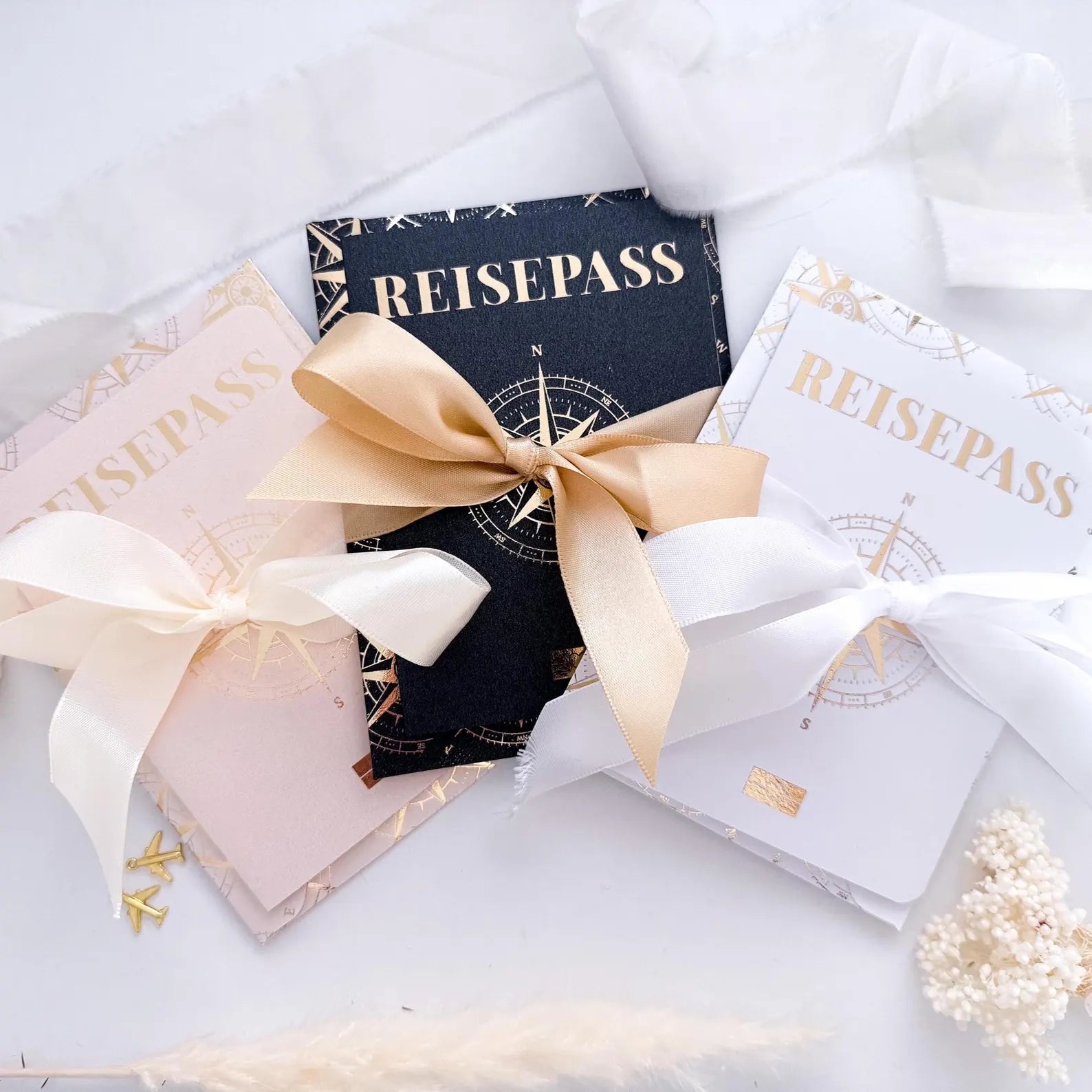 Give a holiday as a gift • Personalized passport as a travel voucher with envelope • Birthday gift • Travel voucher gift ideas • Scratch card (copy)