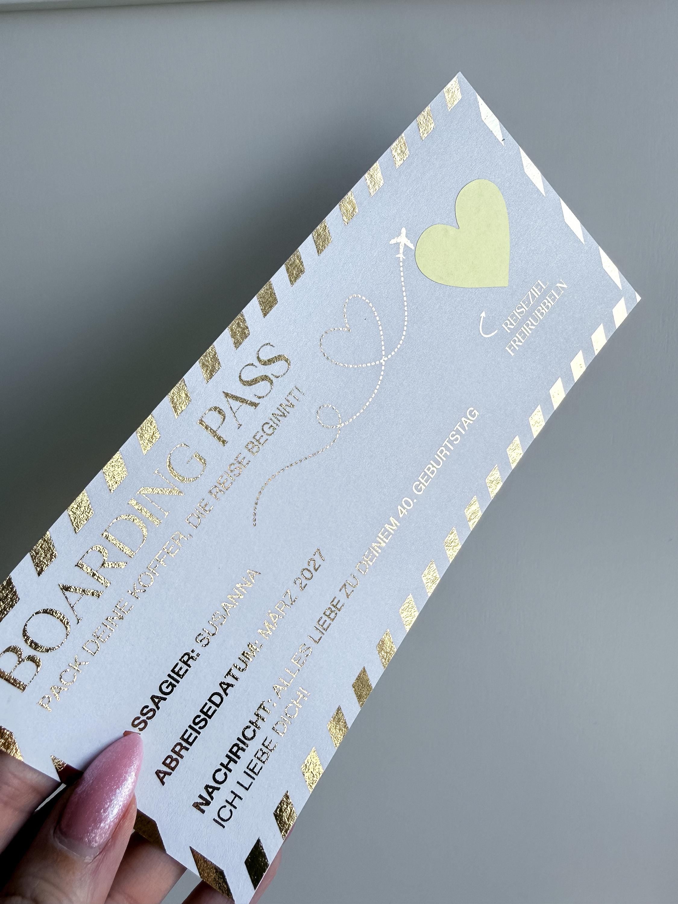 Reisegutschein Set personalisiert - Rubbelkarte Boarding Pass mit Reisepass Karte & Schlüsselanhänger, Reise verschenken, Geschenk Reise