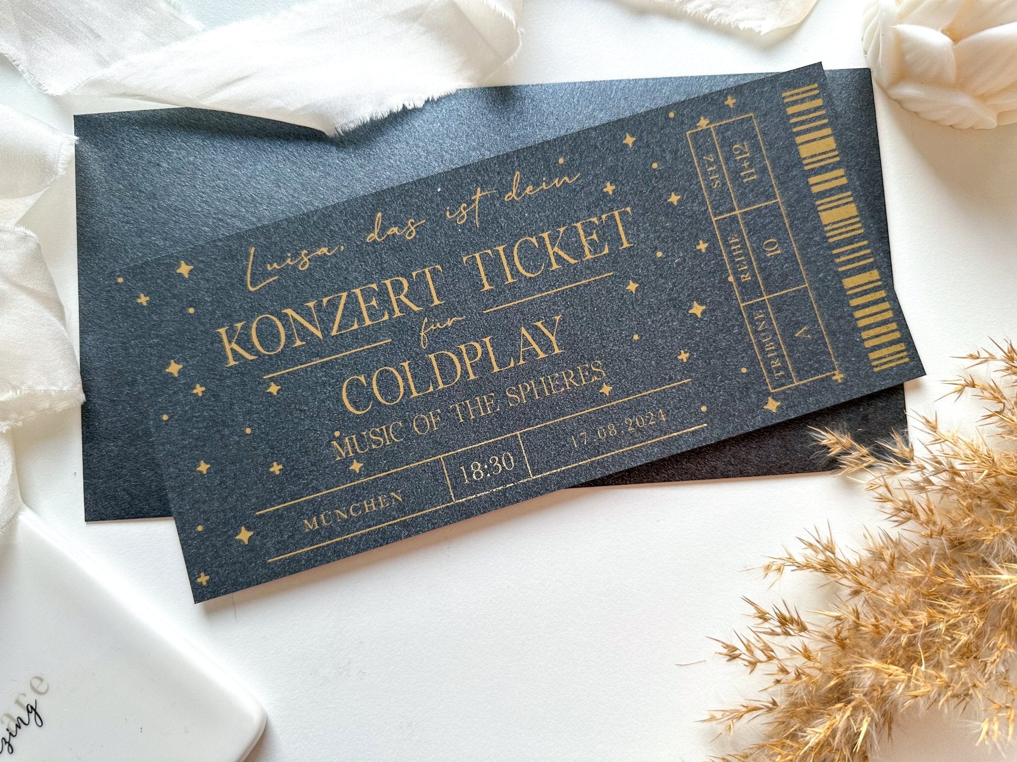 Konzert Ticket Personalisierbar BLACK EDITION | Geschenk Musikliebhaber | Eventgutschein | Konzertkarte | Adele | Coldplay | Taylor Swift - funkenschauer