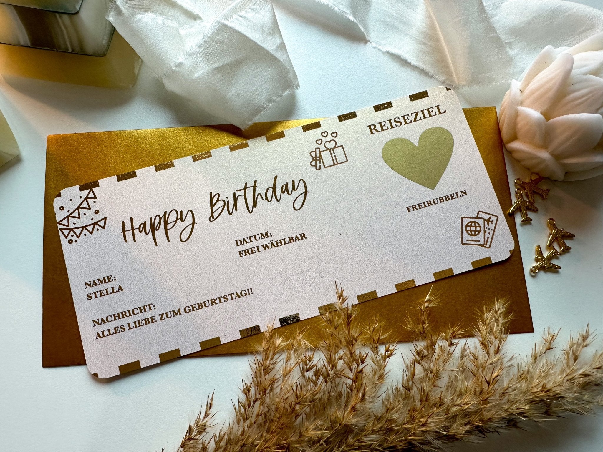 Reisegutschein Happy Birthday Personalisierbar ROSÉ GOLD PERLMUTT | Rubbelkarte | Geschenk für Reiseliebhaber | Überraschung | Bordkarte - funkenschauer